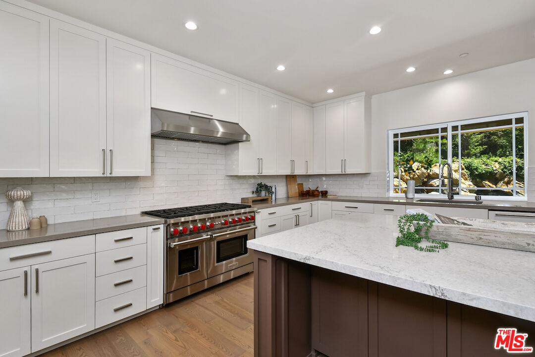 29677 Mulholland Hwy