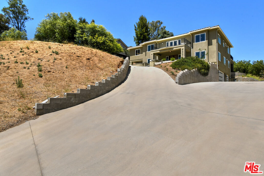 29677 Mulholland Hwy