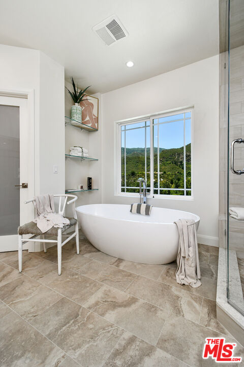 29677 Mulholland Hwy