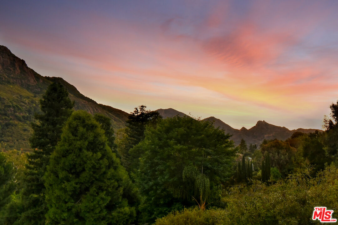 29677 Mulholland Hwy