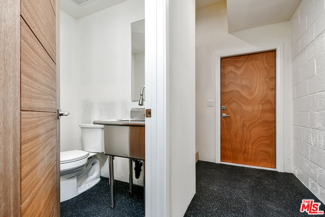 29677 Mulholland Hwy