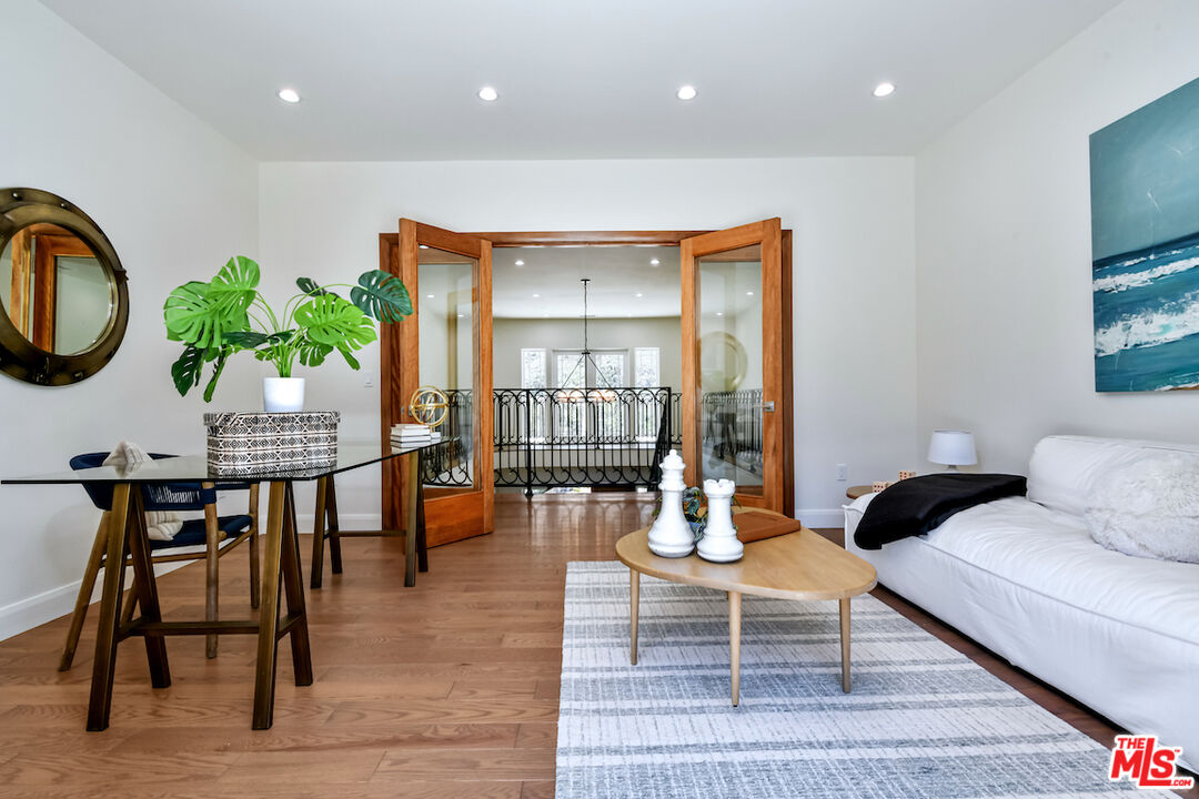 29677 Mulholland Hwy