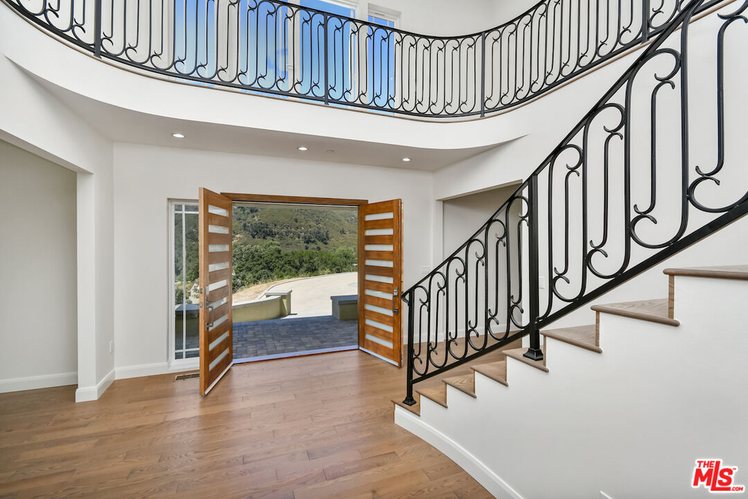 29677 Mulholland Hwy