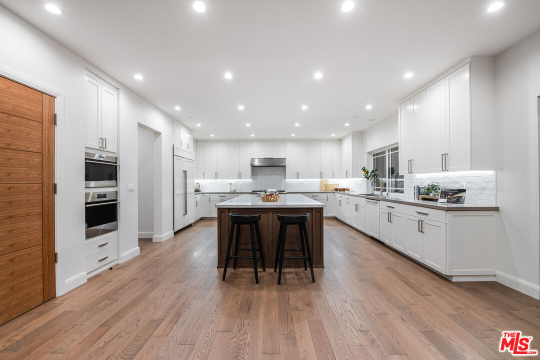 29677 Mulholland Hwy