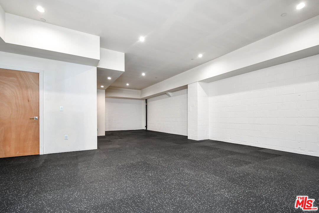 29677 Mulholland Hwy