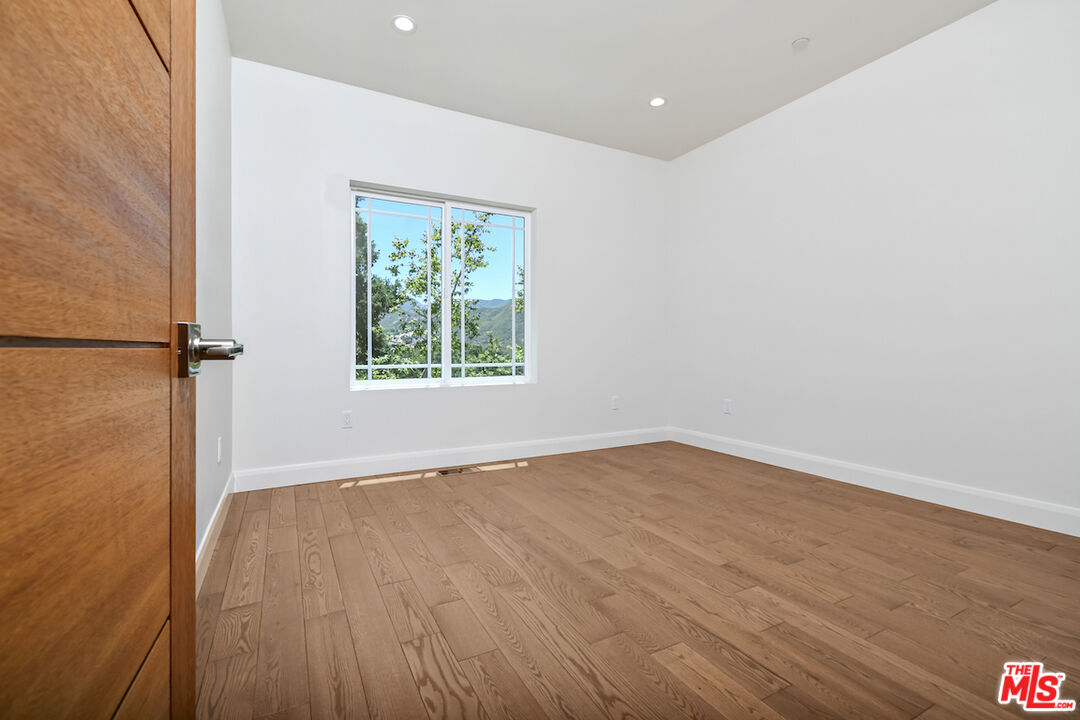 29677 Mulholland Hwy