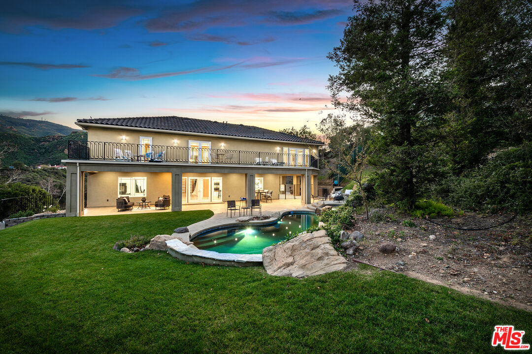 29677 Mulholland Hwy