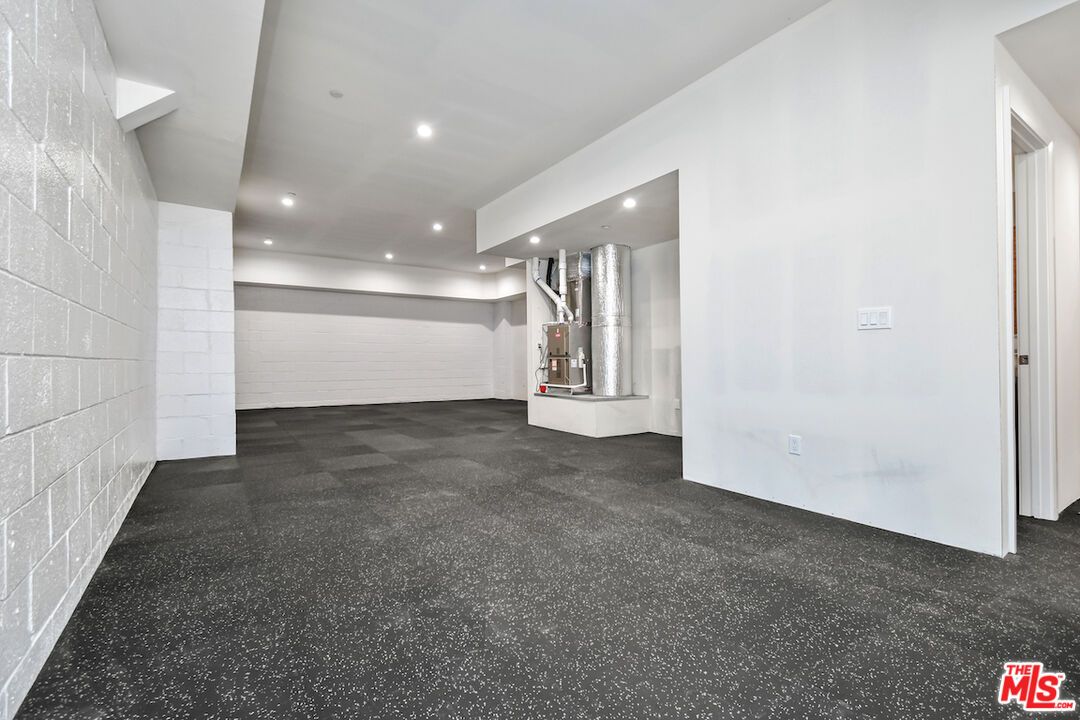 29677 Mulholland Hwy