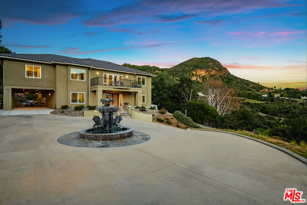 29677 Mulholland Hwy