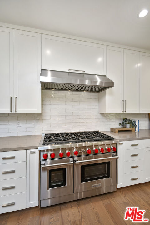 29677 Mulholland Hwy