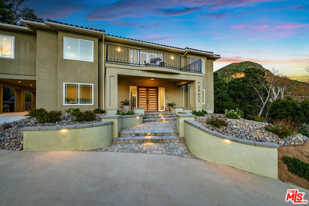 29677 Mulholland Hwy