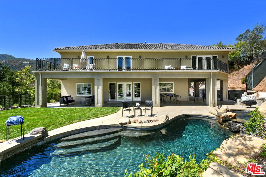 29677 Mulholland Hwy