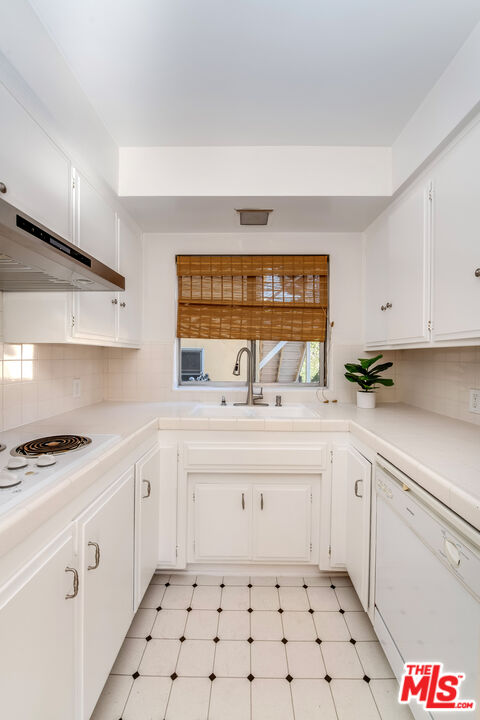 4131 Warner Blvd Unit: Unit C