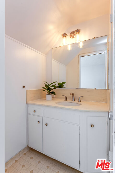 4131 Warner Blvd Unit: Unit C