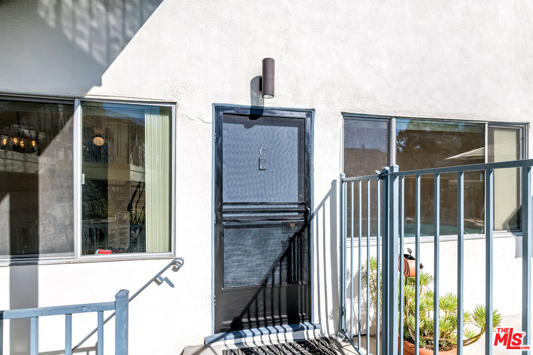 4131 Warner Blvd Unit: Unit C