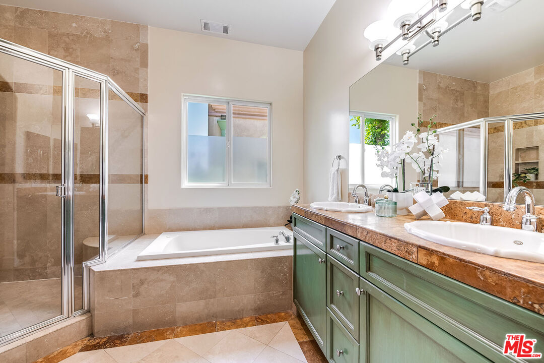 4125 W Hood Ave Unit: 103