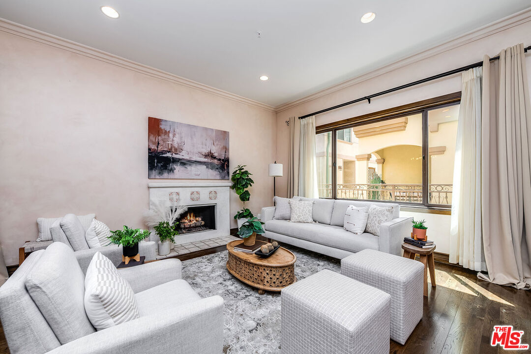 4125 W Hood Ave Unit: 103