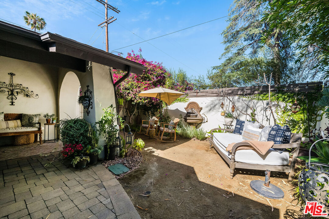 4635 Bellflower Ave