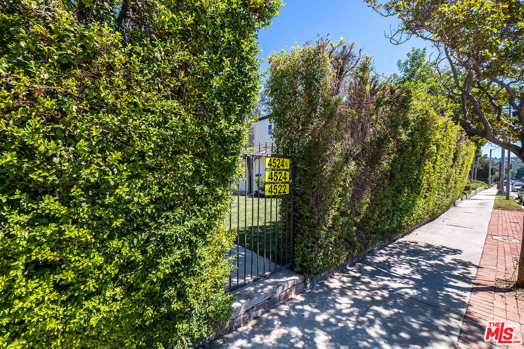 4522 Laurel Canyon Blvd