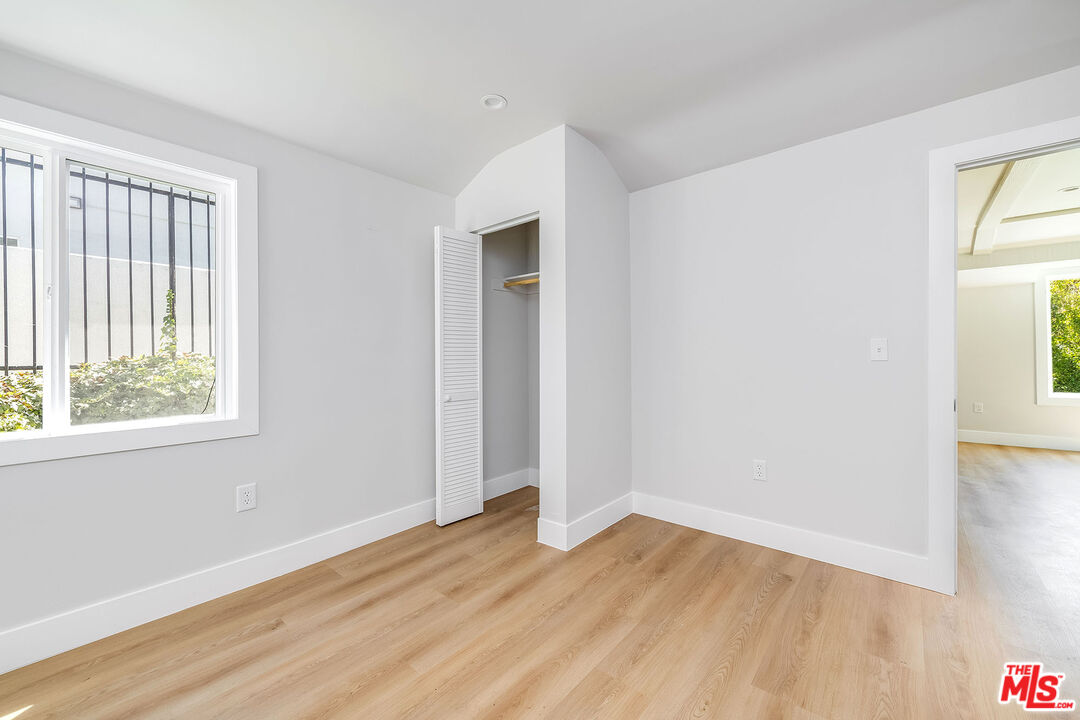 4522 Laurel Canyon Blvd