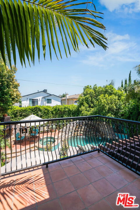 4520 TYRONE AVE