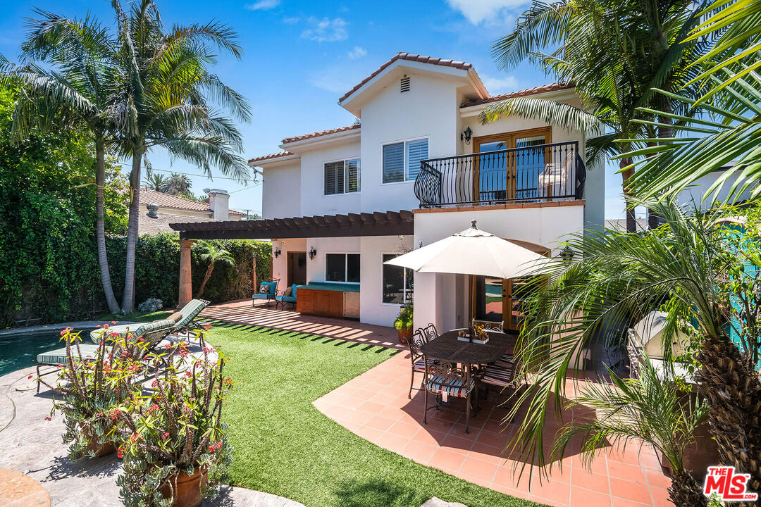 4520 TYRONE AVE