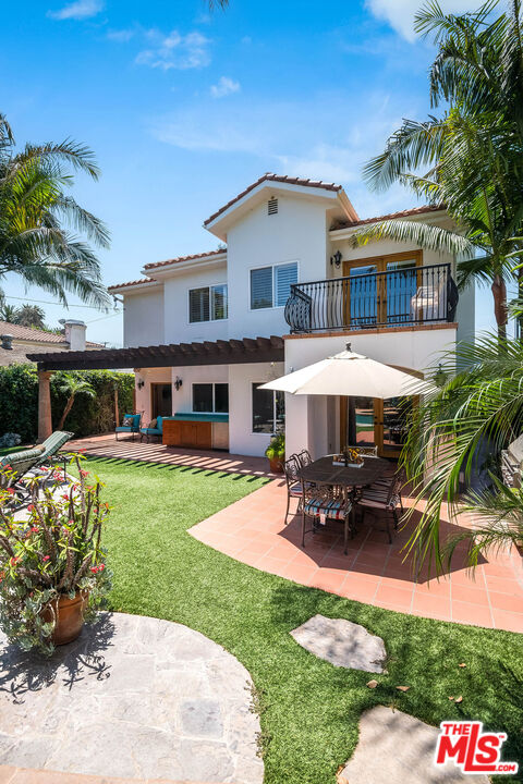 4520 TYRONE AVE