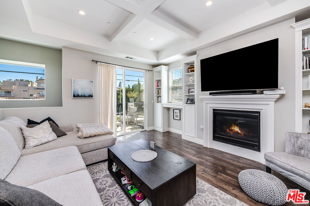 4840 Cleon Ave Unit: 108