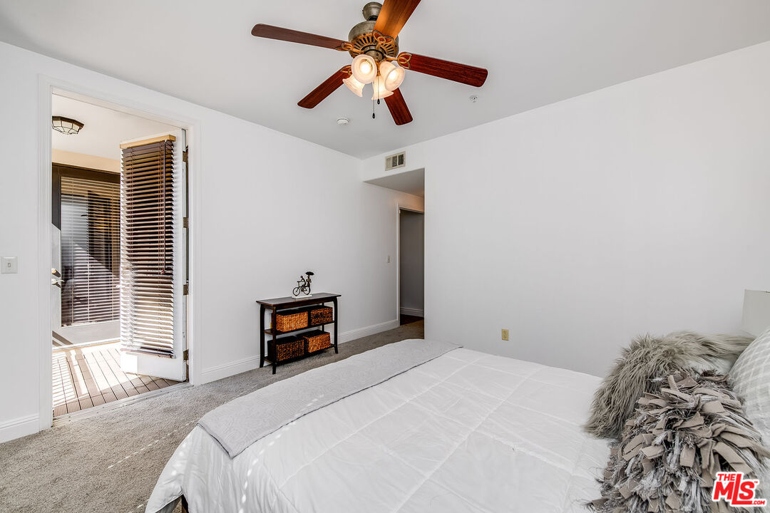 4724 Kester Ave Unit: 209