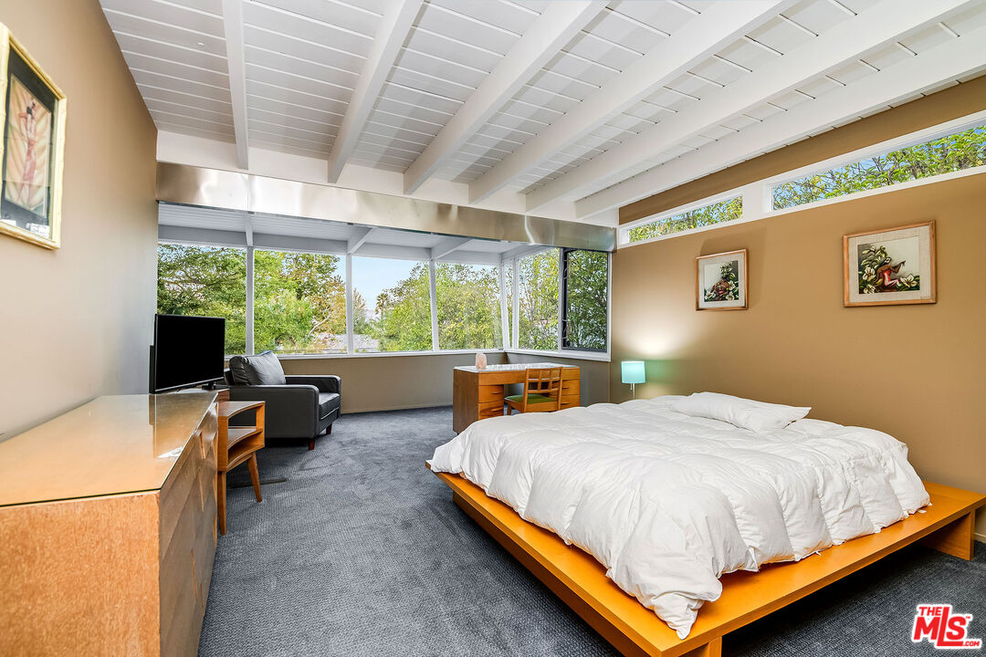 14322 Valley Vista Blvd