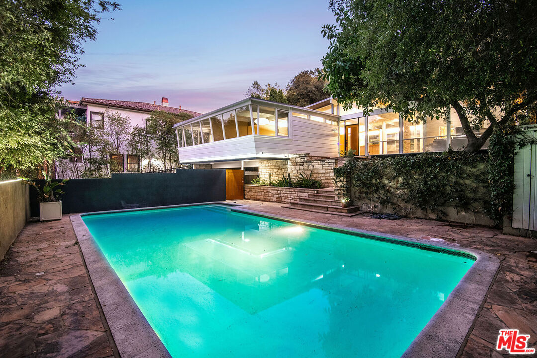 14322 Valley Vista Blvd