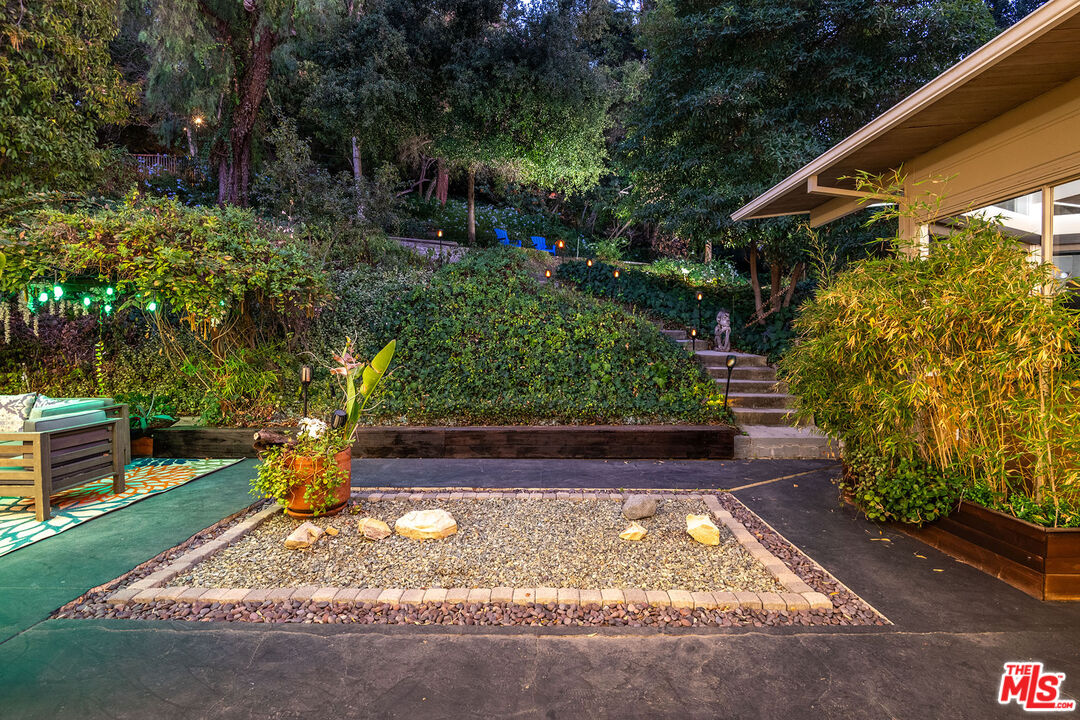 14322 Valley Vista Blvd