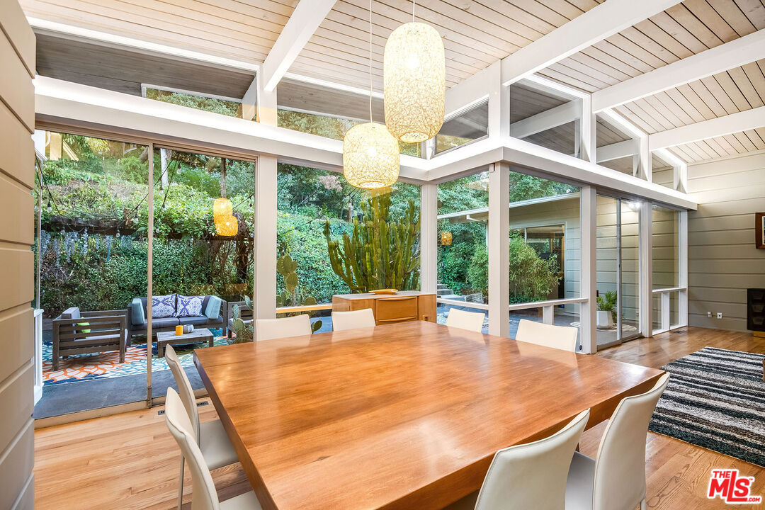 14322 Valley Vista Blvd