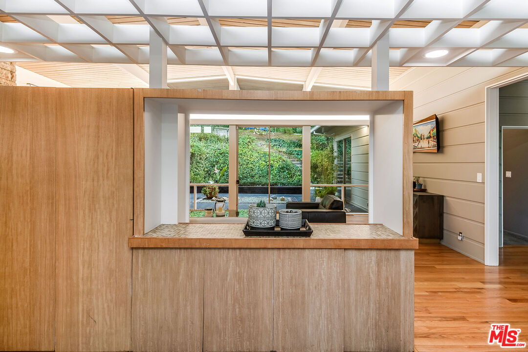 14322 Valley Vista Blvd