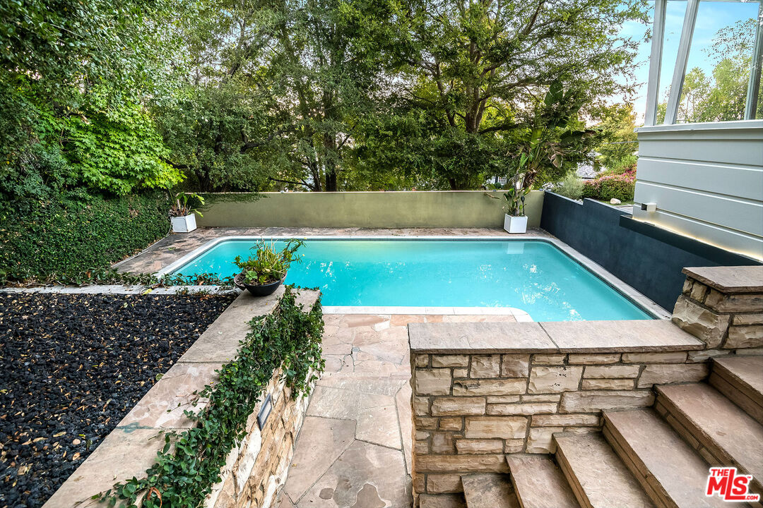 14322 Valley Vista Blvd