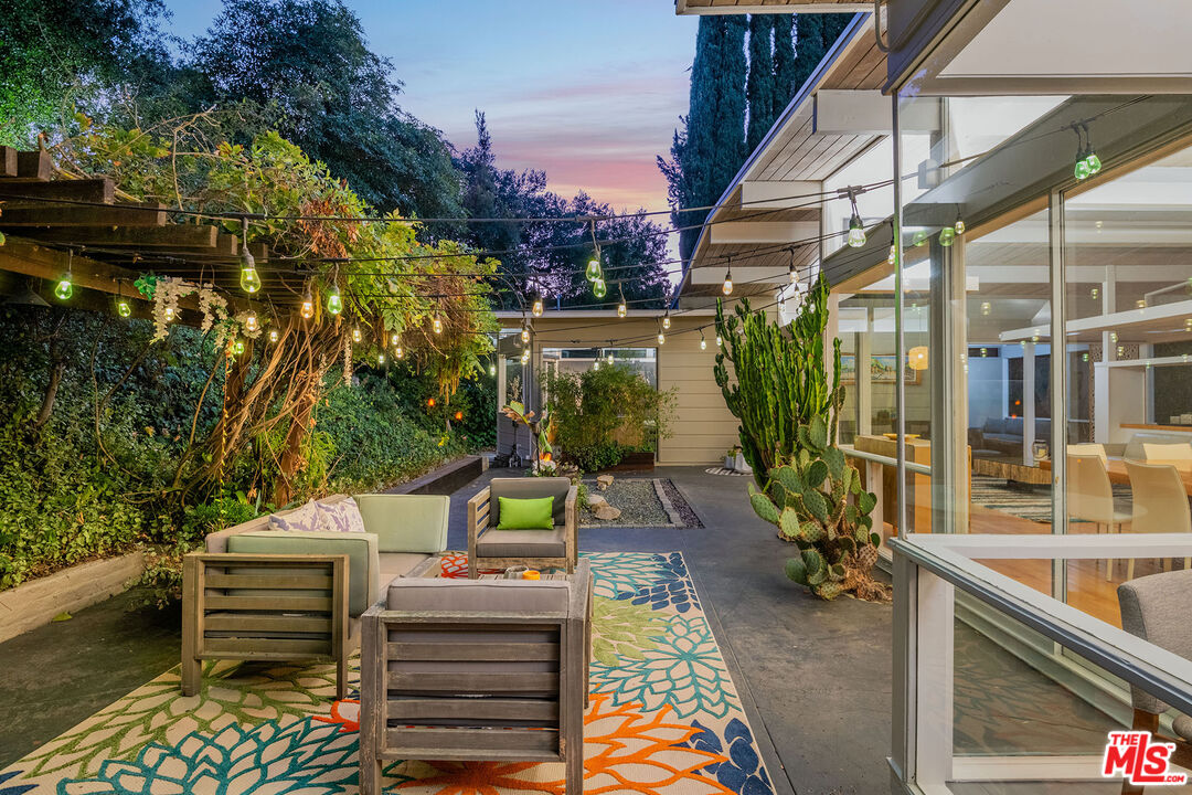 14322 Valley Vista Blvd