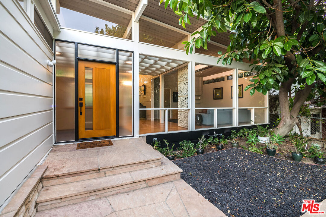 14322 Valley Vista Blvd