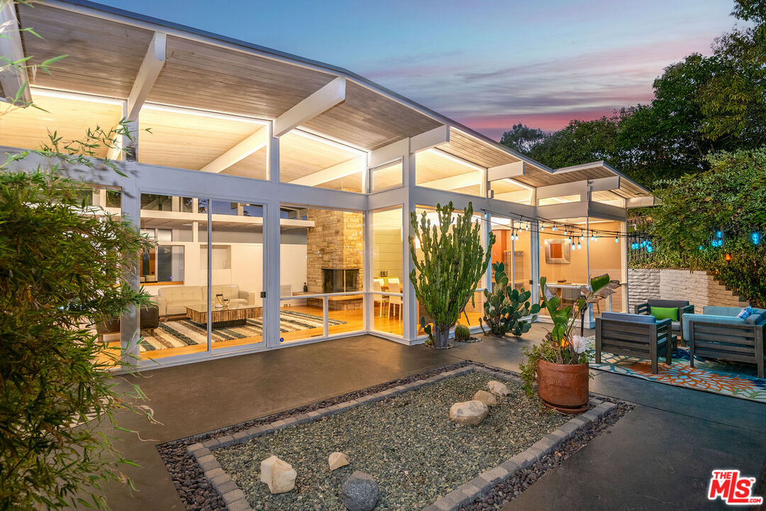 14322 Valley Vista Blvd