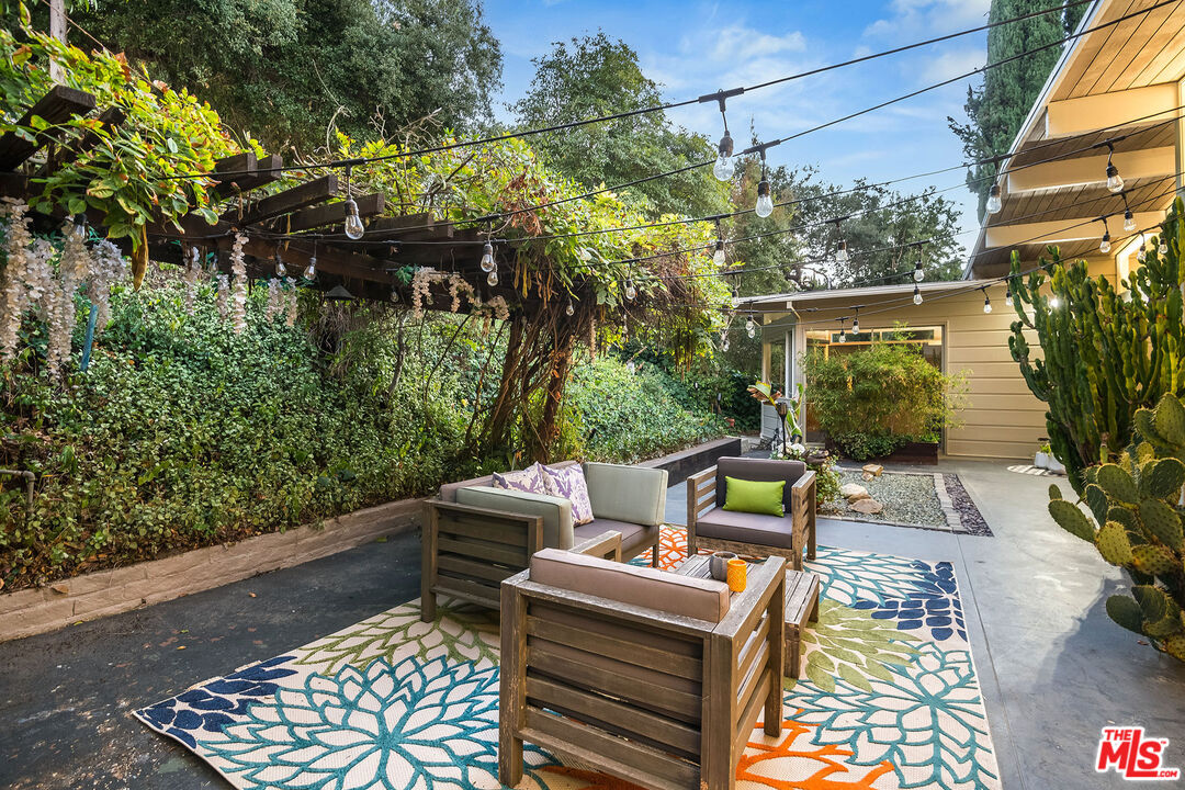 14322 Valley Vista Blvd