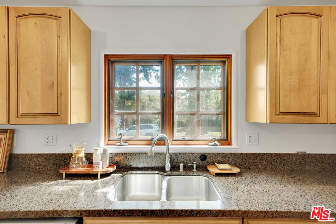 4300 Laurelgrove Ave