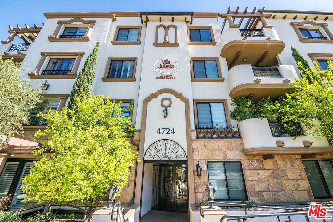 4724 Kester Ave Unit: 209