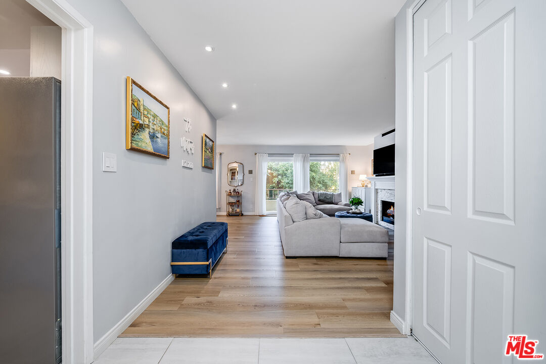 10707 Camarillo St Unit: 108