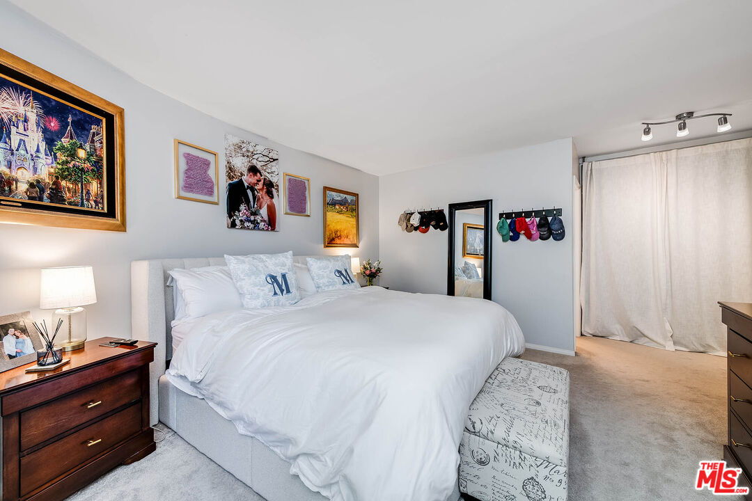 10707 Camarillo St Unit: 108