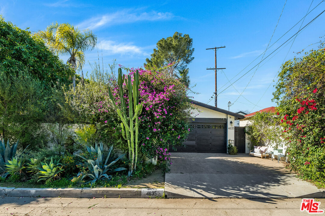 4635 Bellflower Ave