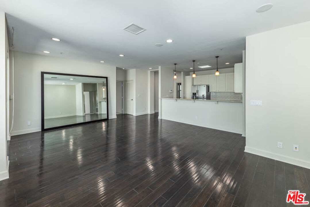 10639 WOODBRIDGE ST Unit: 303