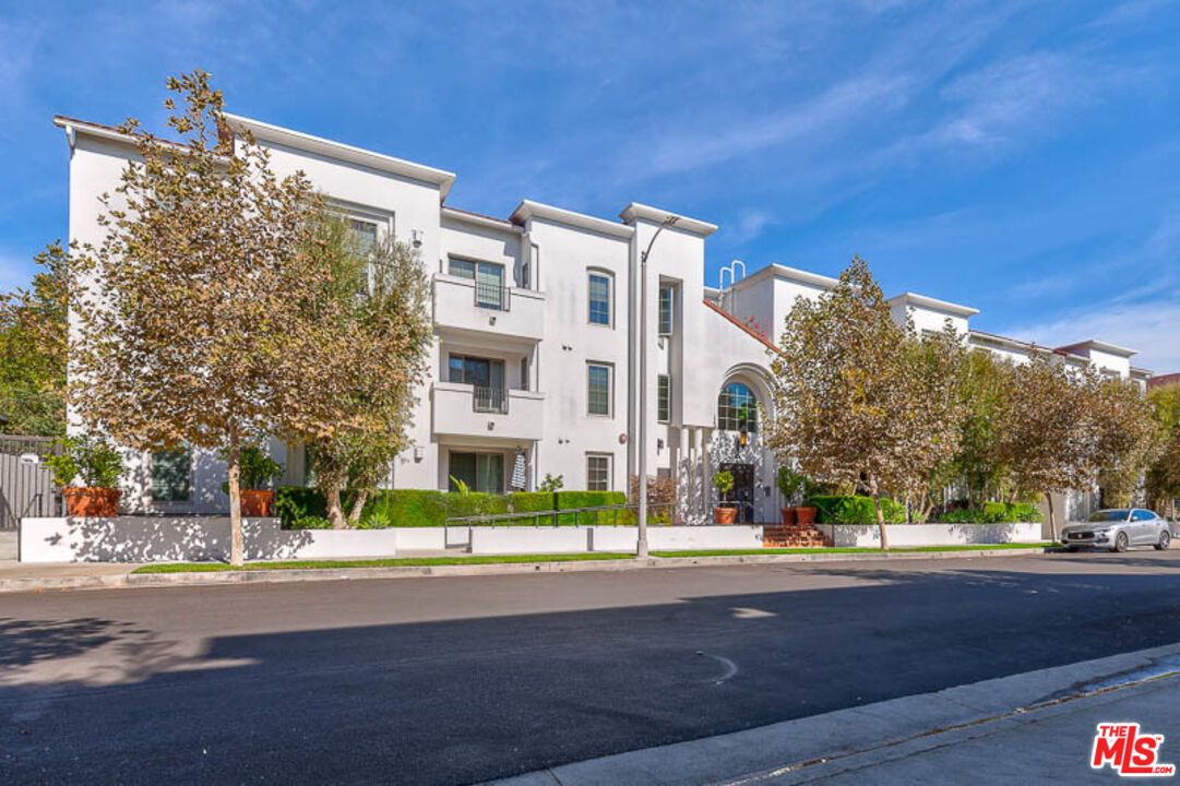 10639 WOODBRIDGE ST Unit: 303