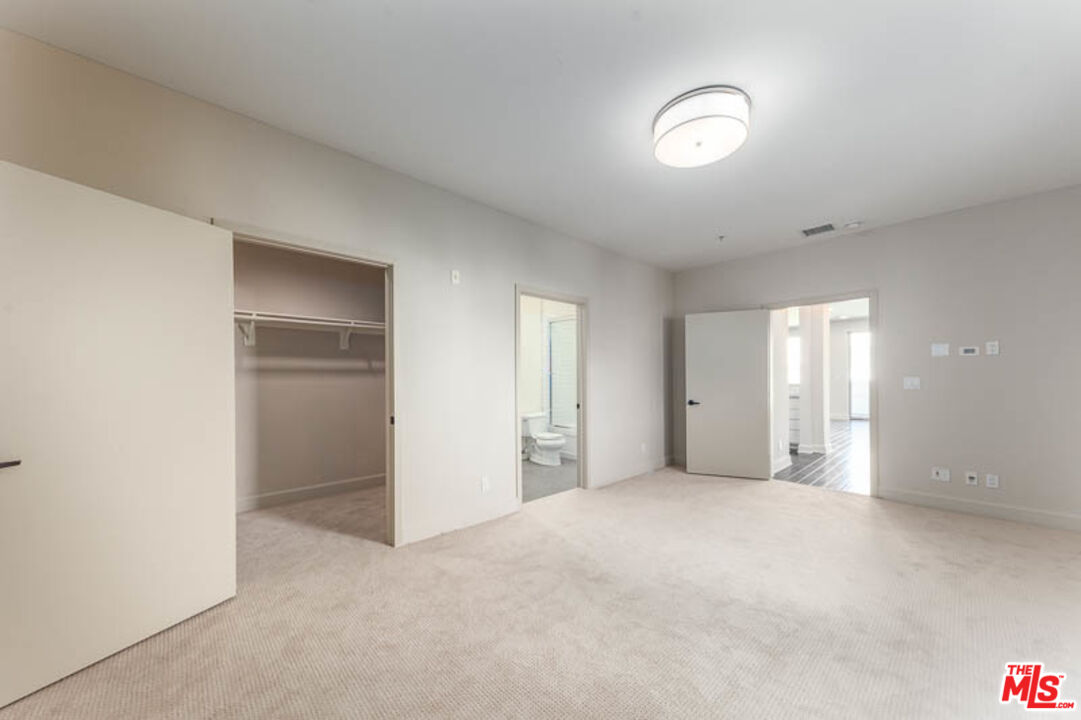 10639 WOODBRIDGE ST Unit: 303