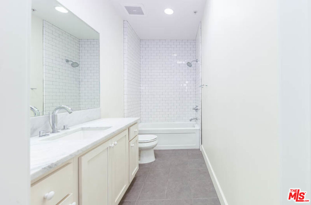 10639 WOODBRIDGE ST Unit: 303