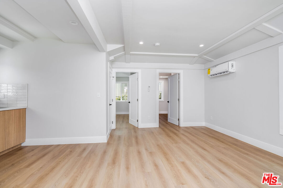 4524 Laurel Canyon Blvd