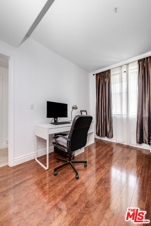 4724 Kester Ave Unit: 209